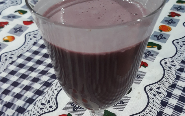 Pau na coxa (vinho com leite condensado)