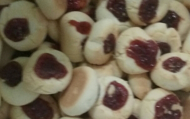 Biscoito de maisena com goiabada