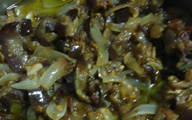 Antepasto de berinjela de microondas