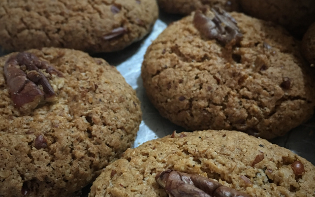 Cookies de nozes e aveia