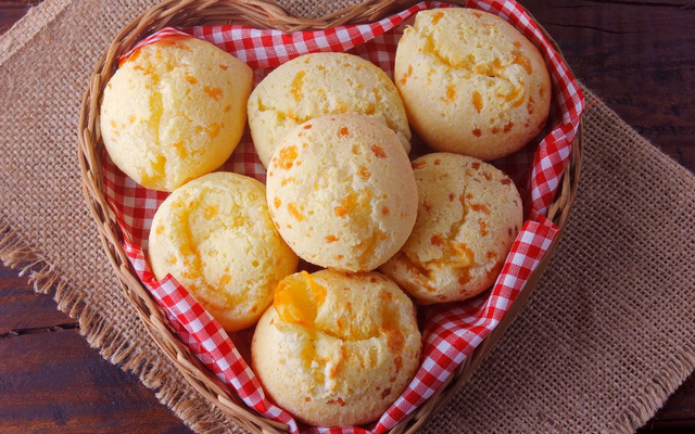 Pão de queijo com mussarela