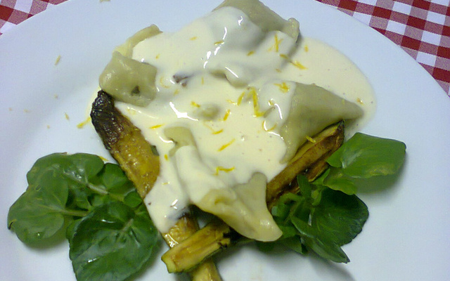 Ravióli de carne seca e molho de limão siciliano