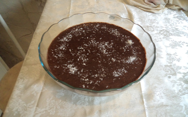 Doce gelado de coco com chocolate