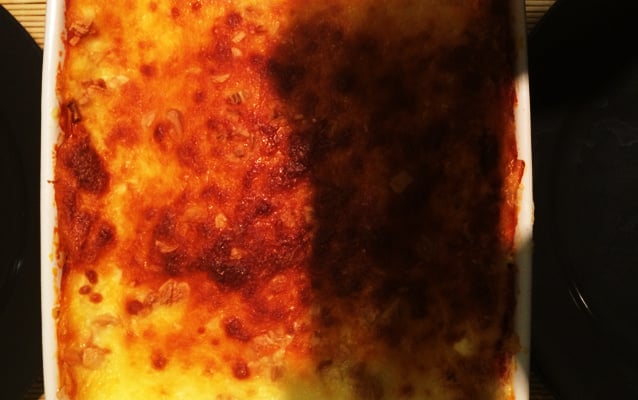 Lasanha com molho branco e bolonhesa