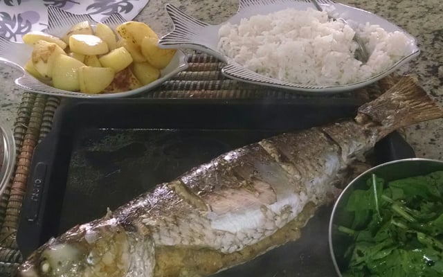 Taínha recheada assada