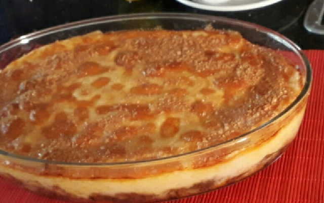 Escondidinho de carne de sol com batata e creme com requeijão.