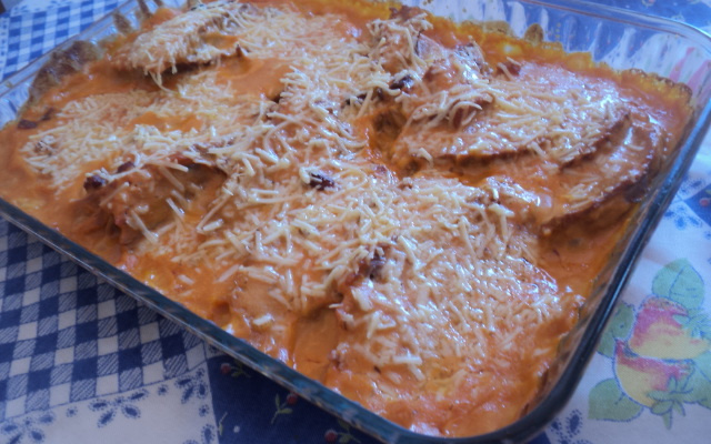 Lagarto ao molho de legumes gratinado