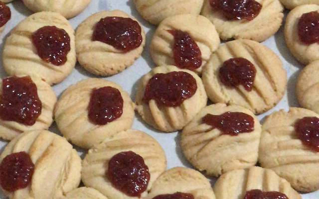 Biscoito amanteigado com goiabada