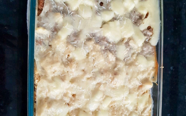 Escondidinho de carne de sol com queijo de coalho