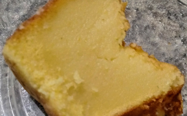 Bolo de fubá cremoso com leite de coco