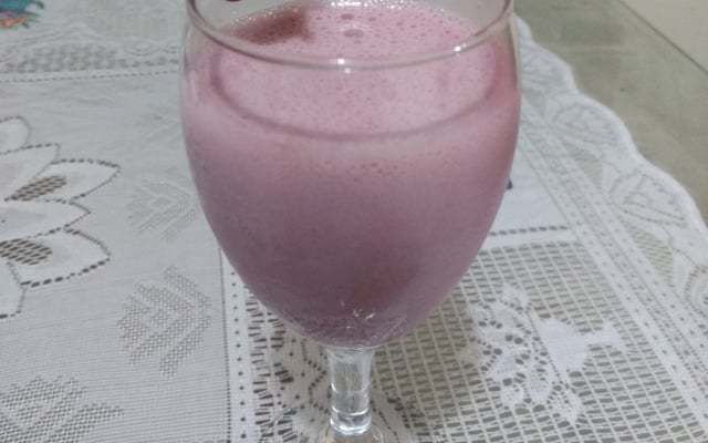 Batida de morango e vinho