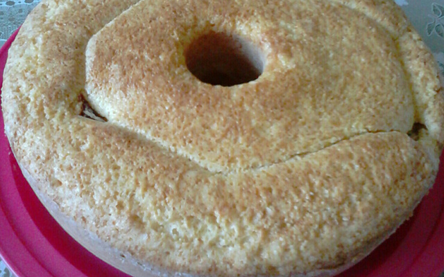 Bolo de fubá com goiabada