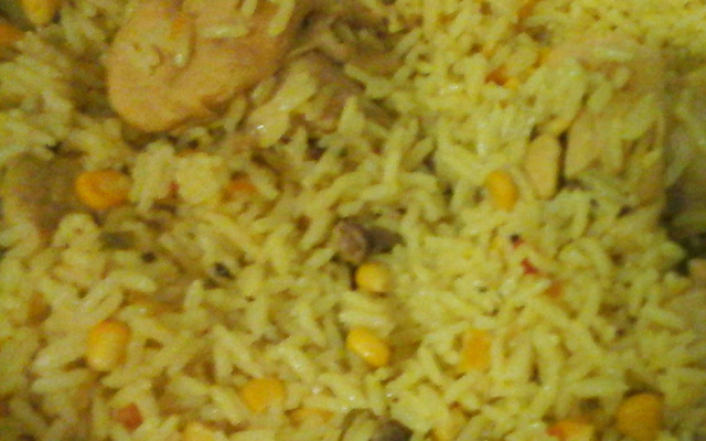 Arroz com frango na pressão