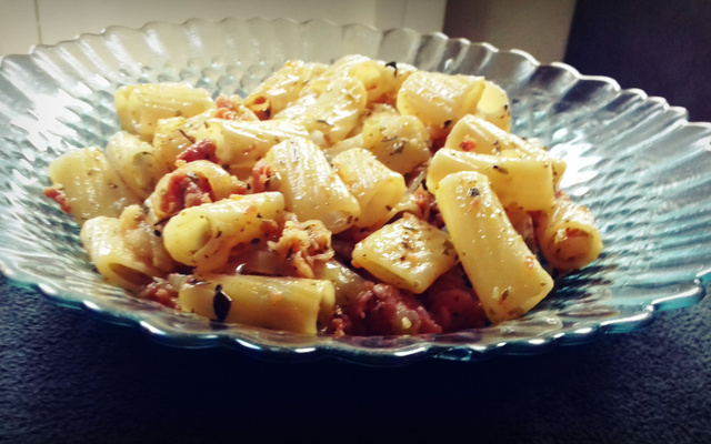 Macarrão com linguiça de churrasco rapidão