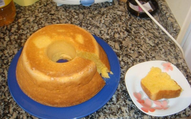 Bolo de fubá cremoso