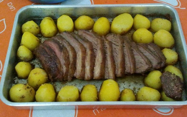 Picanha de forno com batatas