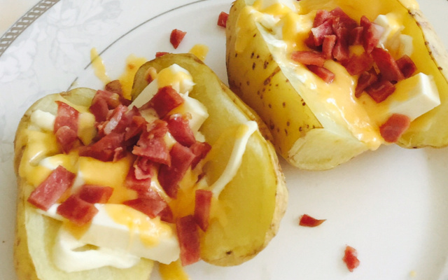 Batata recheada de micro-ondas