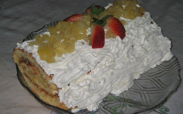 Rocambole de Abacaxi