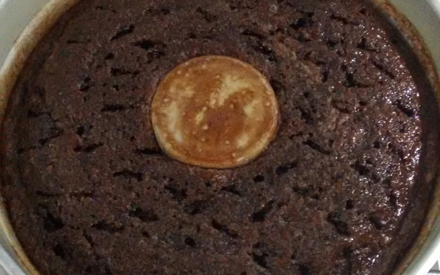 Receita fácil de bolo molhado de chocolate