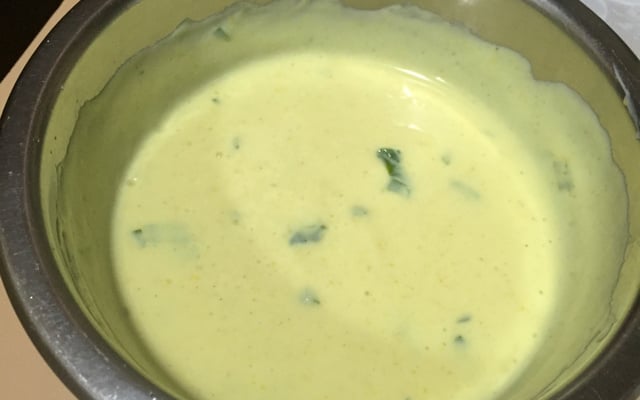 Molho de iogurte e cebolinha