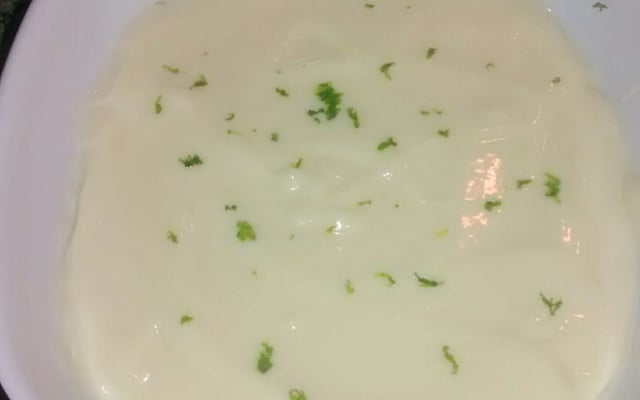 Mousse de limão com leite em pó