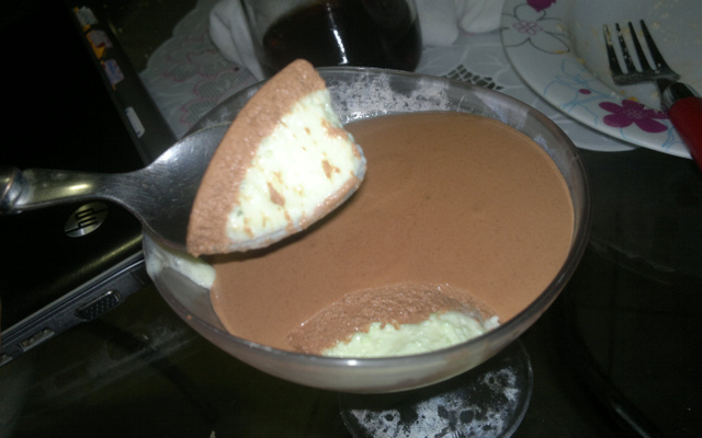 Mousse de limão coberto com mousse de chocolate