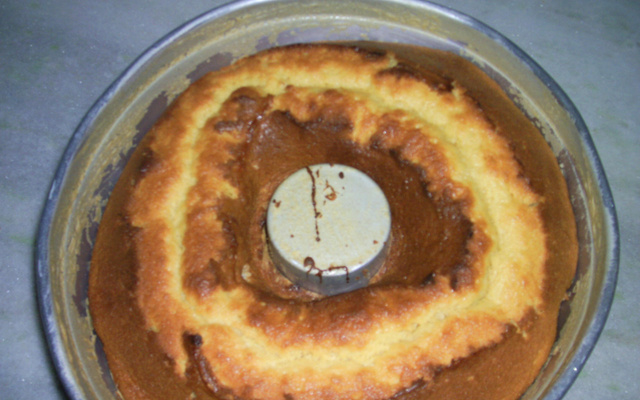 Bolo de coco com leite condensado