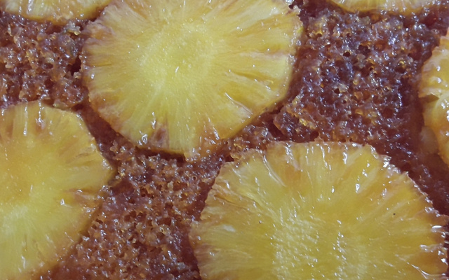 Bolo de abacaxi invertido