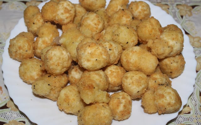 Bolinha de queijo rápida, fácil e econômica