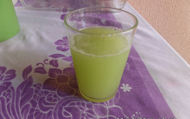 Suco de limão com hortelã super refrescante