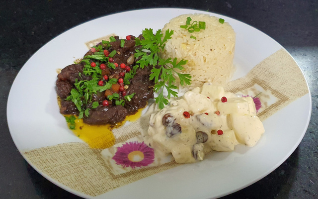 Carne ao Molho de Vinho