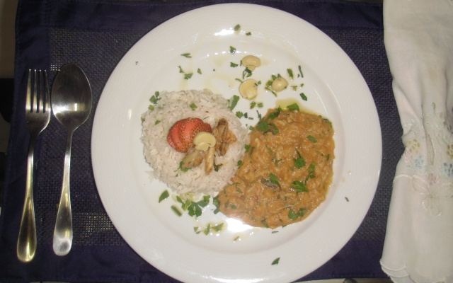 Bobó de carne de siri feito com canjica branca