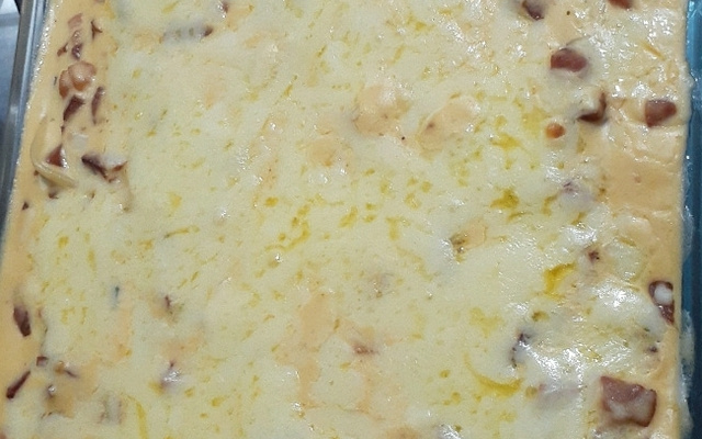 Macarronada ao molho branco com bacon e calabresa