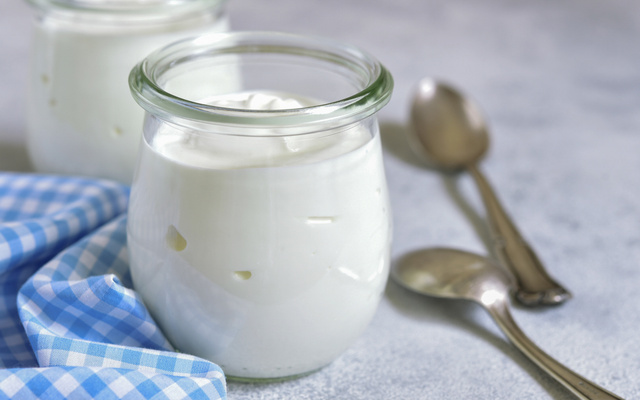 Iogurte natural caseiro fácil
