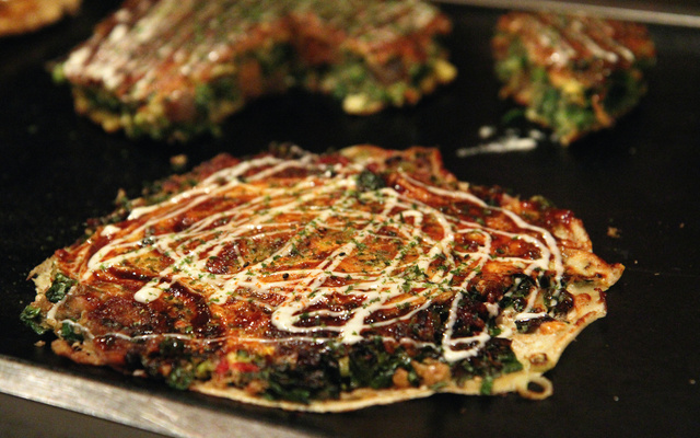 Okonomiyaki - Prato Típico de Osaka - Japão