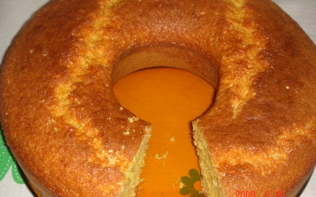 Bolo de laranja com casca