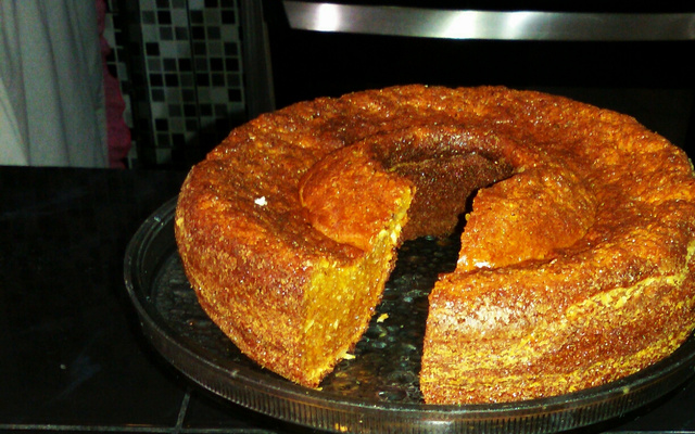 Bolo simples de coco