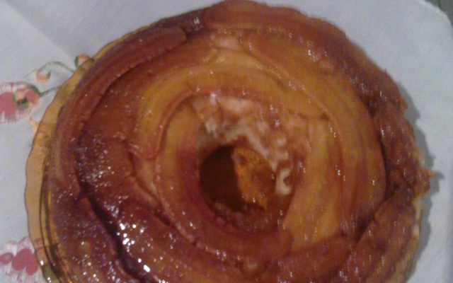 Bolo de banana caramelada