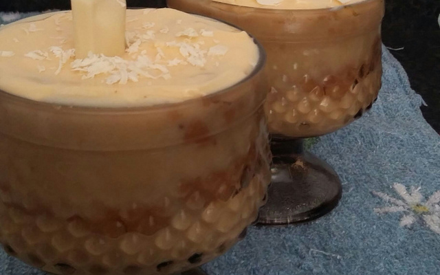 Pavê de mousse de maracujá e brigadeiro branco