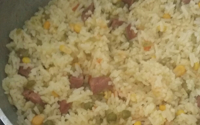 Arroz com calabresa