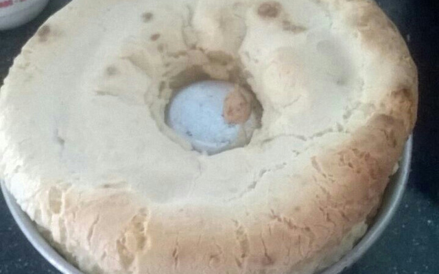 Pão de queijo em fôrma de pudim