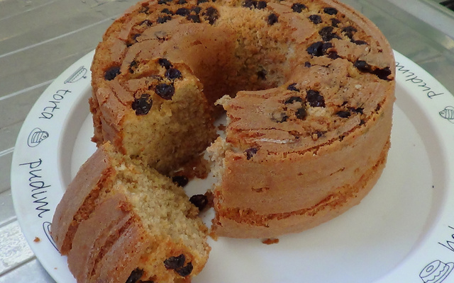 Bolo integral com passas no liquidificador