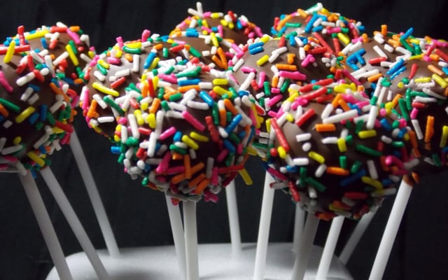 Brigadeiro no palito