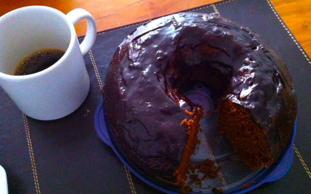 Bolo de casca de abóbora com chocolate