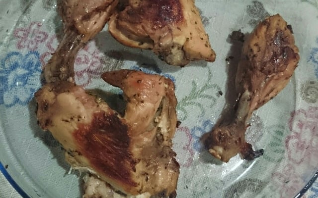 Coxa e Sobrecoxa de frango assado