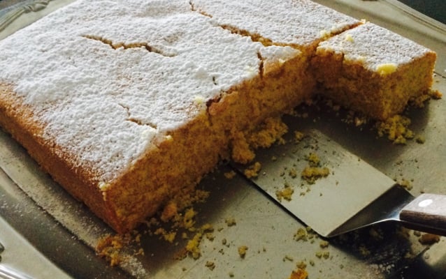Bolo de fubá com leite de coco (sem lactose)