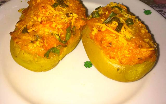 Batata recheada vegetariana (ovolacto)