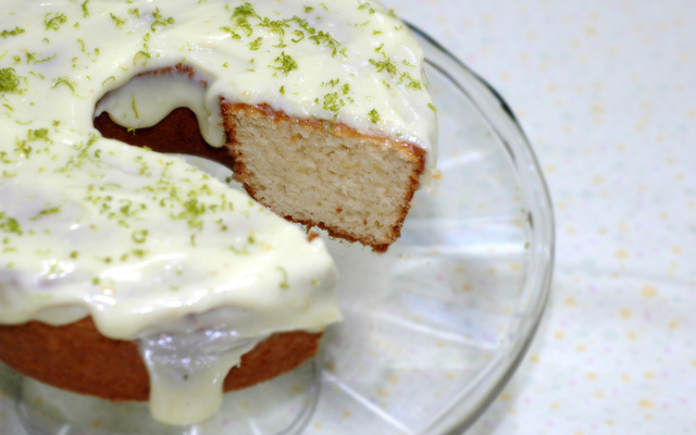 Bolo de limão de padaria