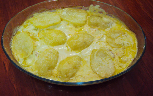 Filé de merluza assado com leite de coco