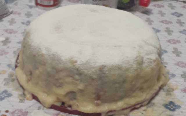 Bolo vulcão de leite em pó com creme de avelã